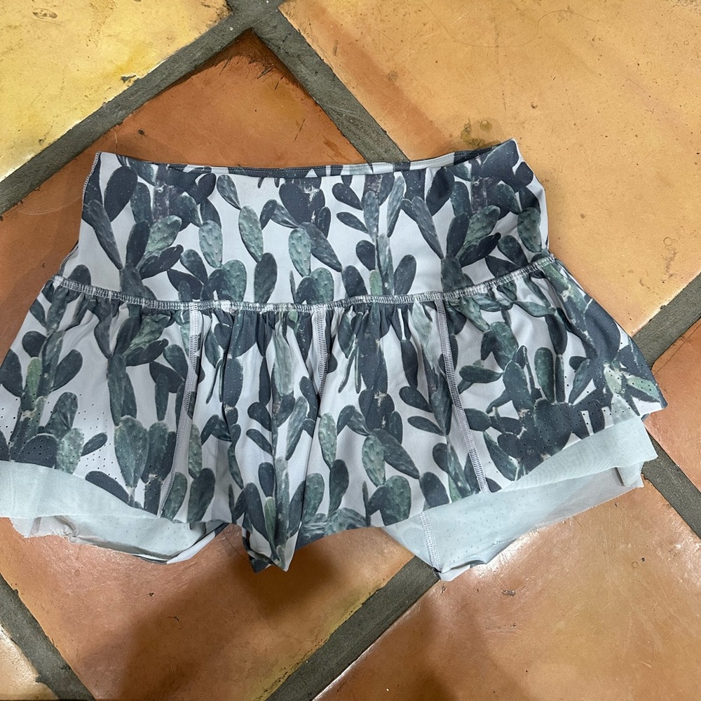 Lululemon shorts size 2